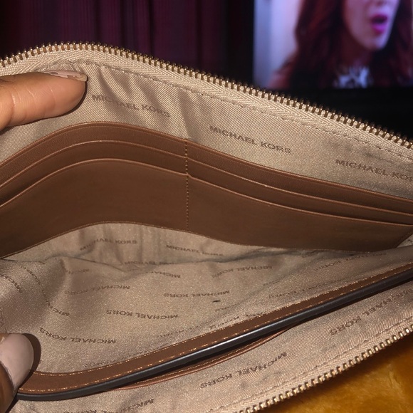 SOLD Michael Kors wristlet - like new - Picture 4 of 6